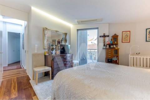 Moradia V4 na Foz, excelente, próximo do rio Douro