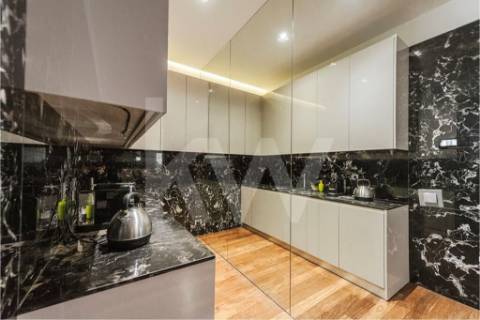 Ótimos Armazéns + Escritórios em Milheirós Maia, Total 2600m2