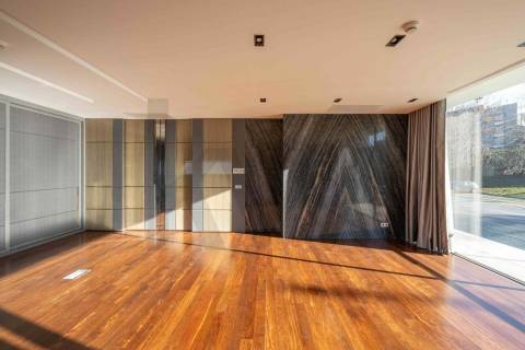 Ótimos Armazéns + Escritórios em Milheirós Maia, Total 2600m2