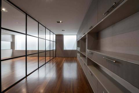 Ótimos Armazéns + Escritórios em Milheirós Maia, Total 2600m2