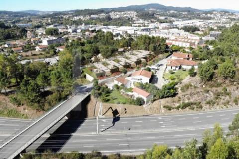 Moradia T4 Térrea em Celeirós, Braga