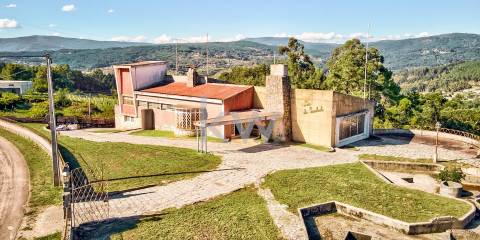  Moradia T4 Projetada pelo Ilustre Arquiteto Oscar Niemeyer em Chaviães  Melgaço