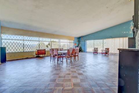  Moradia T4 Projetada pelo Ilustre Arquiteto Oscar Niemeyer em Chaviães  Melgaço