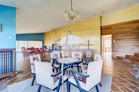  Moradia T4 Projetada pelo Ilustre Arquiteto Oscar Niemeyer em Chaviães  Melgaço