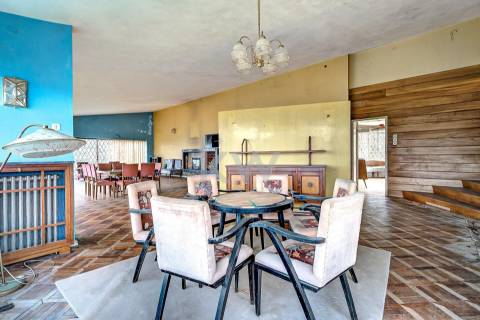  Moradia T4 Projetada pelo Ilustre Arquiteto Oscar Niemeyer em Chaviães  Melgaço