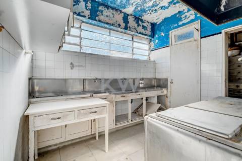  Moradia T4 Projetada pelo Ilustre Arquiteto Oscar Niemeyer em Chaviães  Melgaço