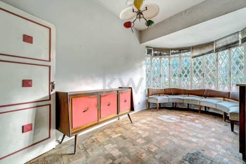  Moradia T4 Projetada pelo Ilustre Arquiteto Oscar Niemeyer em Chaviães  Melgaço