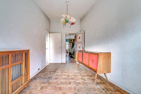  Moradia T4 Projetada pelo Ilustre Arquiteto Oscar Niemeyer em Chaviães  Melgaço