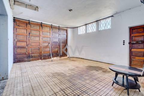  Moradia T4 Projetada pelo Ilustre Arquiteto Oscar Niemeyer em Chaviães  Melgaço