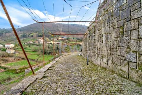  Moradia T4 Projetada pelo Ilustre Arquiteto Oscar Niemeyer em Chaviães  Melgaço