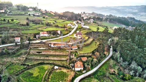  Moradia T4 Projetada pelo Ilustre Arquiteto Oscar Niemeyer em Chaviães  Melgaço