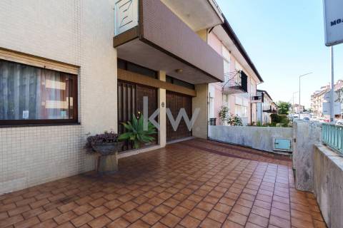 MORADIA T4+1 NO CENTRO DA CIDADE DE OLIVEIRA DE AZEMÉIS