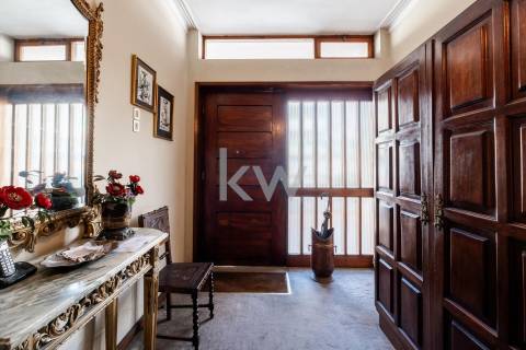 MORADIA T4+1 NO CENTRO DA CIDADE DE OLIVEIRA DE AZEMÉIS