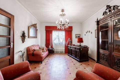 MORADIA T4+1 NO CENTRO DA CIDADE DE OLIVEIRA DE AZEMÉIS