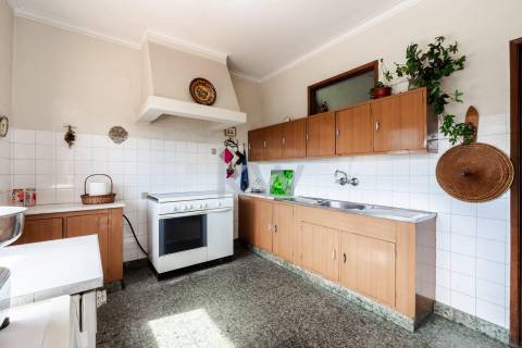 MORADIA T4+1 NO CENTRO DA CIDADE DE OLIVEIRA DE AZEMÉIS