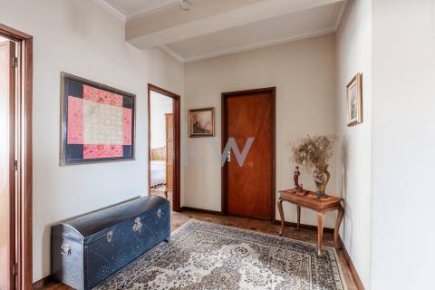 MORADIA T4+1 NO CENTRO DA CIDADE DE OLIVEIRA DE AZEMÉIS