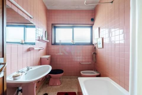 MORADIA T4+1 NO CENTRO DA CIDADE DE OLIVEIRA DE AZEMÉIS