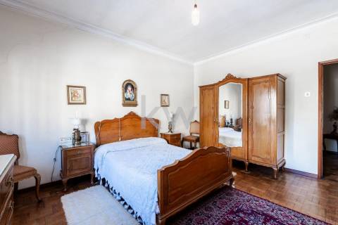 MORADIA T4+1 NO CENTRO DA CIDADE DE OLIVEIRA DE AZEMÉIS