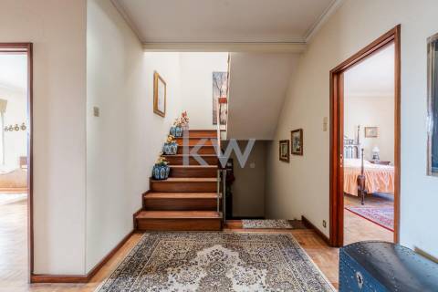 MORADIA T4+1 NO CENTRO DA CIDADE DE OLIVEIRA DE AZEMÉIS