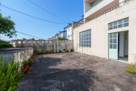 MORADIA T4+1 NO CENTRO DA CIDADE DE OLIVEIRA DE AZEMÉIS