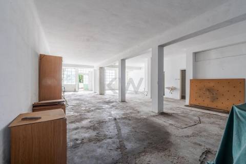 MORADIA T4+1 NO CENTRO DA CIDADE DE OLIVEIRA DE AZEMÉIS