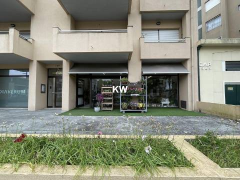 OPORTUNIDADE - VENDA DE ESPAÇO COMERCIAL COM CAVE E GARAGEM (AV ANTUNES GUIMARÃES)