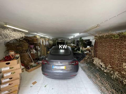 OPORTUNIDADE - VENDA DE ESPAÇO COMERCIAL COM CAVE E GARAGEM (AV ANTUNES GUIMARÃES)