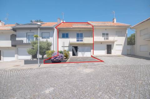 Moradia em Banda T4+1 em Moledo do Minho