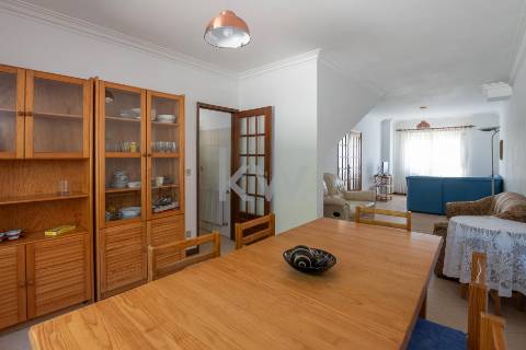 Moradia em Banda T4+1 em Moledo do Minho