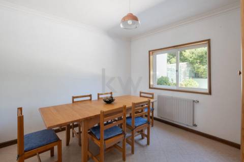 Moradia em Banda T4+1 em Moledo do Minho