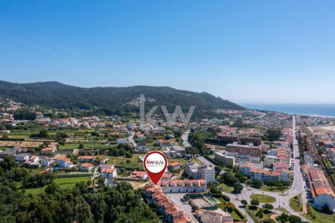 Moradia em Banda T4+1 em Moledo do Minho