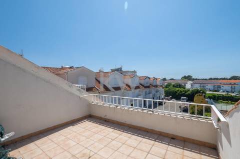 Moradia em Banda T4+1 em Moledo do Minho