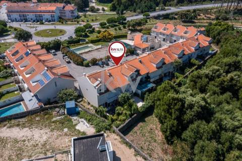 Moradia em Banda T4+1 em Moledo do Minho