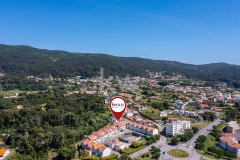 Moradia em Banda T4+1 em Moledo do Minho