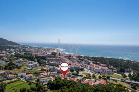 Moradia em Banda T4+1 em Moledo do Minho