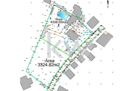 Moradia T6 em Santiago da Riba-UI com piscina e grande jardim