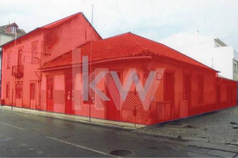 FANTÁSTICO IMÓVEL URBANO PARA CONSTRUÇÃO OU REABILITAÇÃO, NO CENTRO DE OVAR