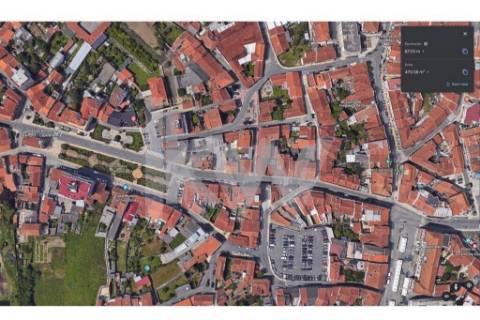 FANTÁSTICO IMÓVEL URBANO PARA CONSTRUÇÃO OU REABILITAÇÃO, NO CENTRO DE OVAR