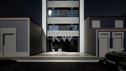 Apartamento em Paranhos, Porto com Obra avançada