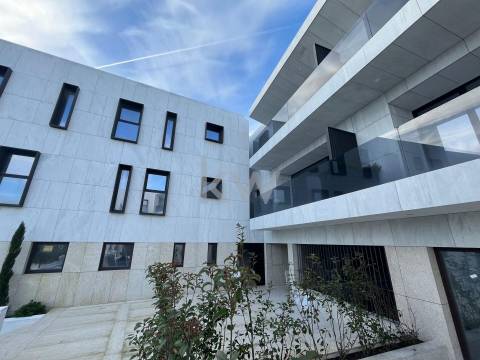  APARTAMENTO T3 de 2 frentes junto ao Rio Lima