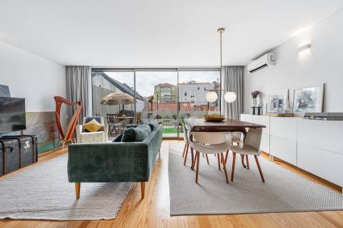 Venda moradia T5 com potencial para 2 Habitações independentes em Cedofeira no Porto