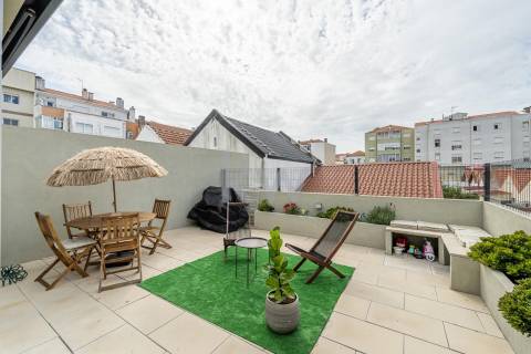 Venda moradia T5 com potencial para 2 Habitações independentes em Cedofeira no Porto