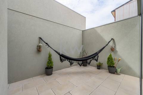 Venda moradia T5 com potencial para 2 Habitações independentes em Cedofeira no Porto