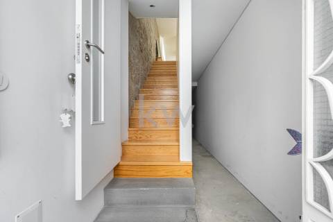 Venda moradia T5 com potencial para 2 Habitações independentes em Cedofeira no Porto