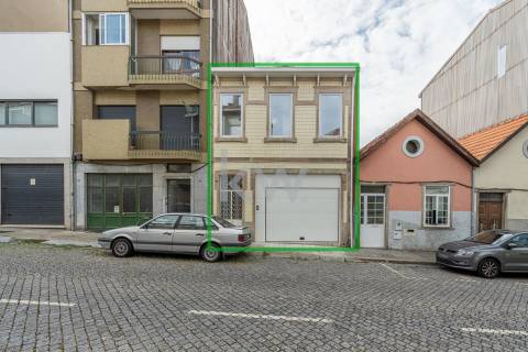 Venda moradia T5 com potencial para 2 Habitações independentes em Cedofeira no Porto