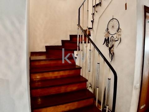 Moradia T7  junto ao Parque do Covelo com área exterior e garagem fechada