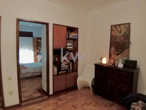 Moradia T7  junto ao Parque do Covelo com área exterior e garagem fechada