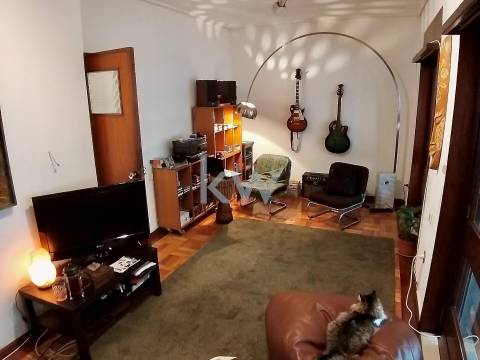 Moradia T7  junto ao Parque do Covelo com área exterior e garagem fechada