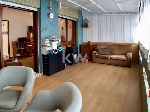 Moradia T7  junto ao Parque do Covelo com área exterior e garagem fechada