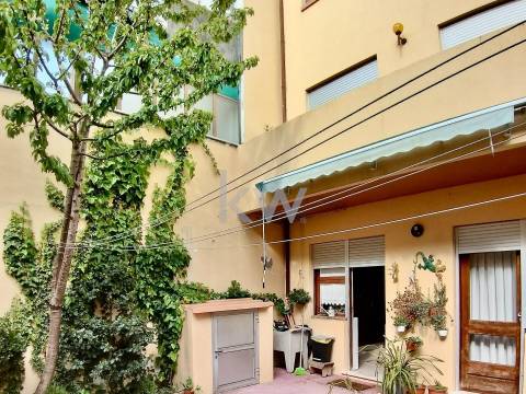 Moradia T7  junto ao Parque do Covelo com área exterior e garagem fechada